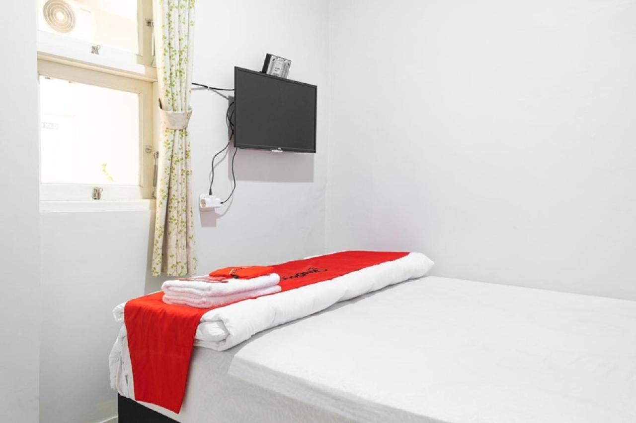 Reddoorz Syariah Near Grand Kota Bintang Hotell Bekasi Exteriör bild