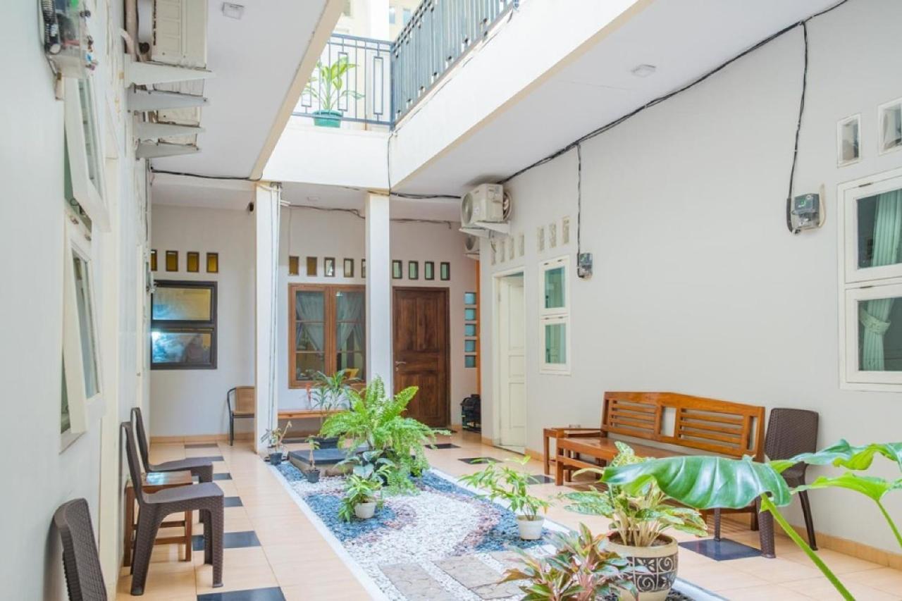 Reddoorz Syariah Near Grand Kota Bintang Hotell Bekasi Exteriör bild